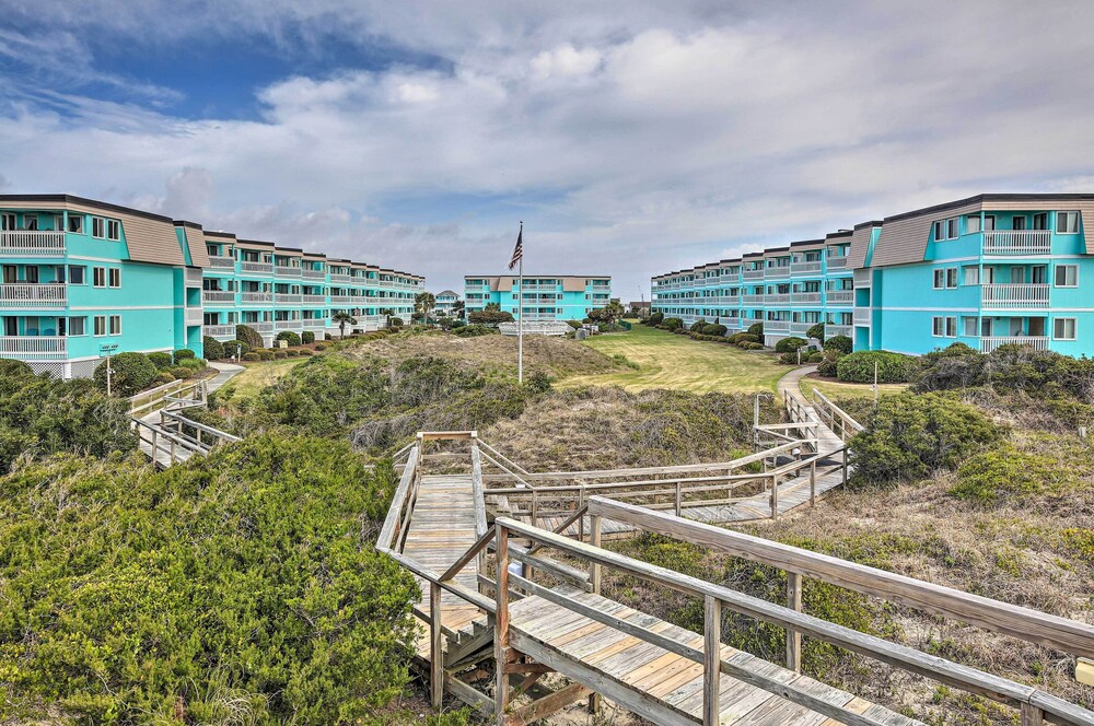Beachfront Condo w/ Boardwalk & Pool Access!, photo 17