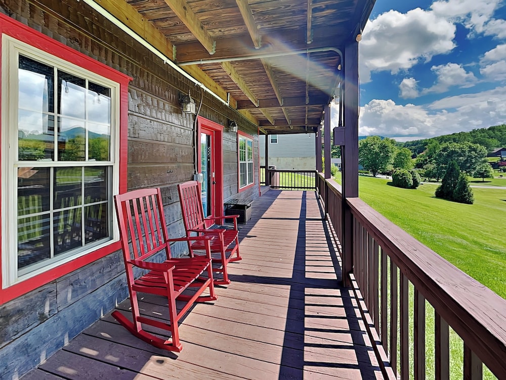 Mulbeary Mountain Cabin