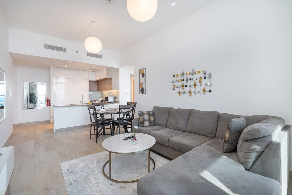 Luxury 1-bedroom in Dubai Marina That Sleeps 2