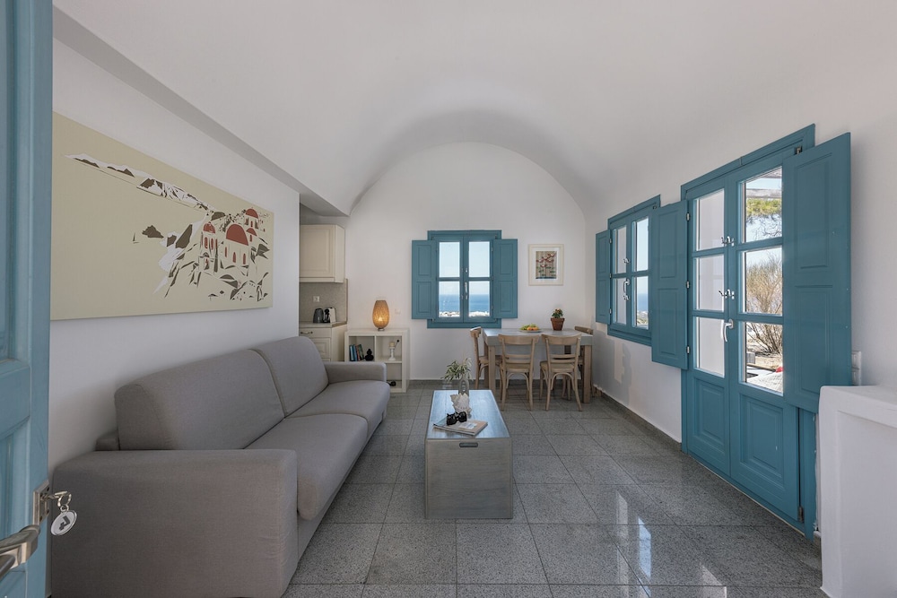 GTK Santorini Oia Sunset Villas