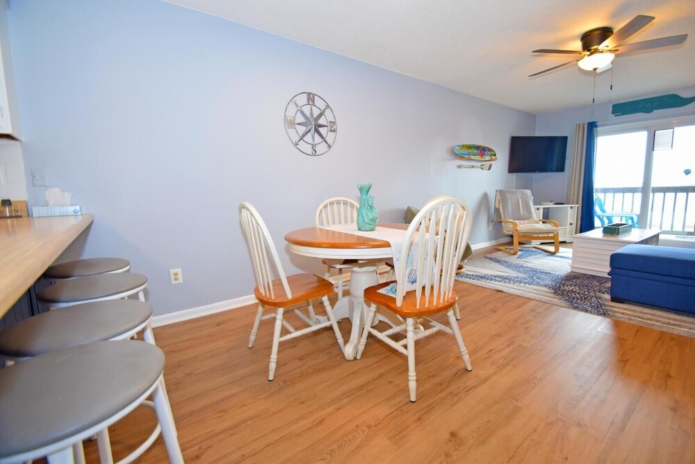 Seabay Vista II 102 2 Bedroom Condo by RedAwning view 4