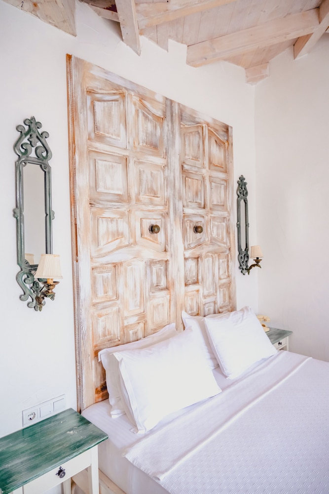 Bay C Otel - Image 40