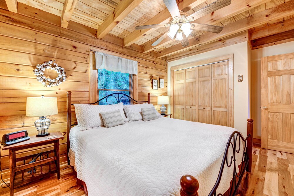 Waynesville Cabin w/ Covered Deck & Fire Pit! view 4