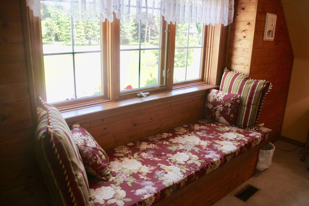 A Touch of Country Bed & Breakfast