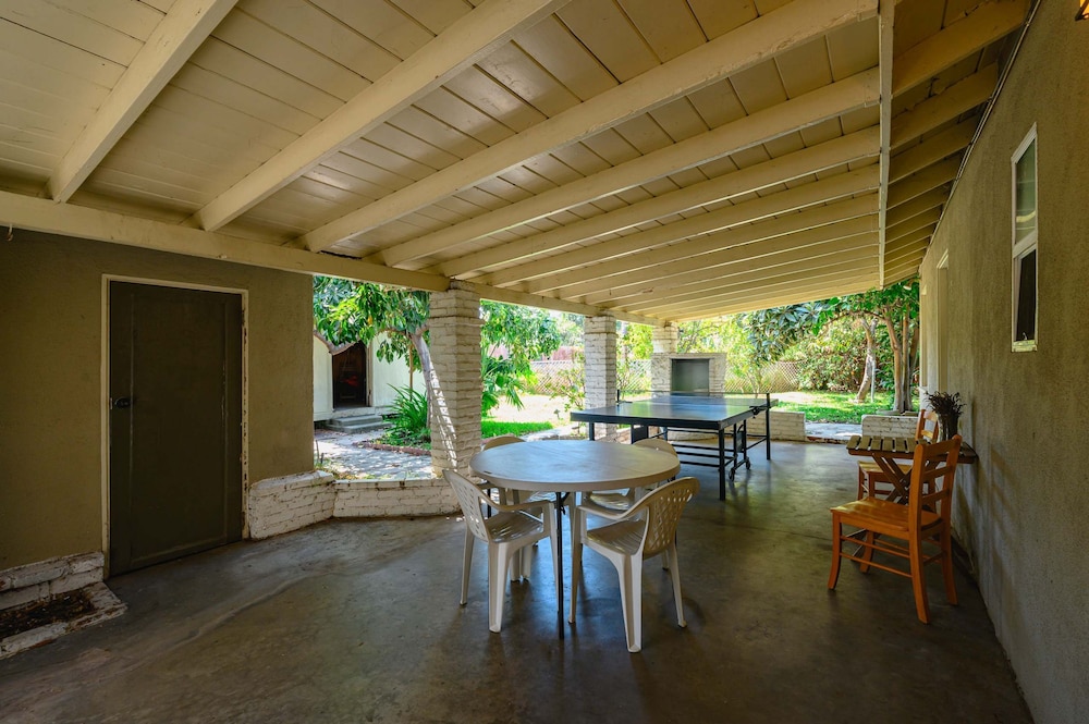 Comfortable Pasadena Retreat With Good Location