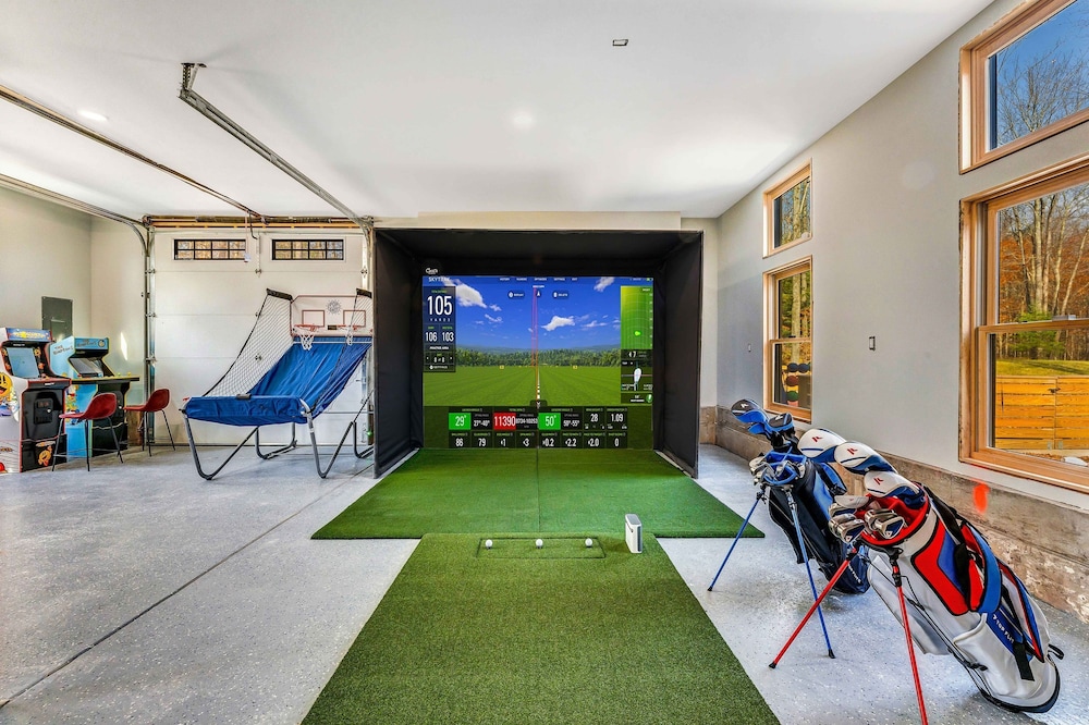 Grand Timber by Avantstay Indoor Pool Sauna Sports Court Game Room More