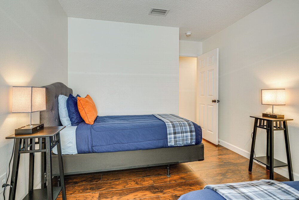 9 Mi to Disney: Home w/ Pool Table & Water Views!