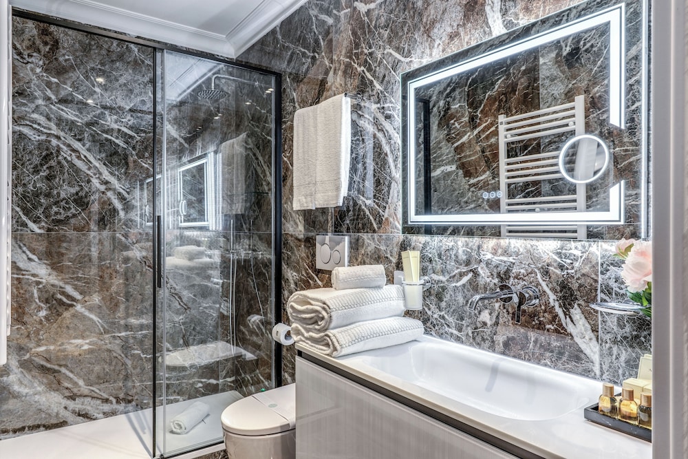Spanish steps Oasis Suites