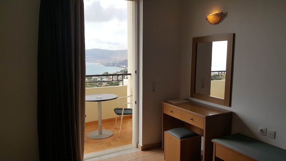 Hotel Pefkos Blue Hotel - Image 1