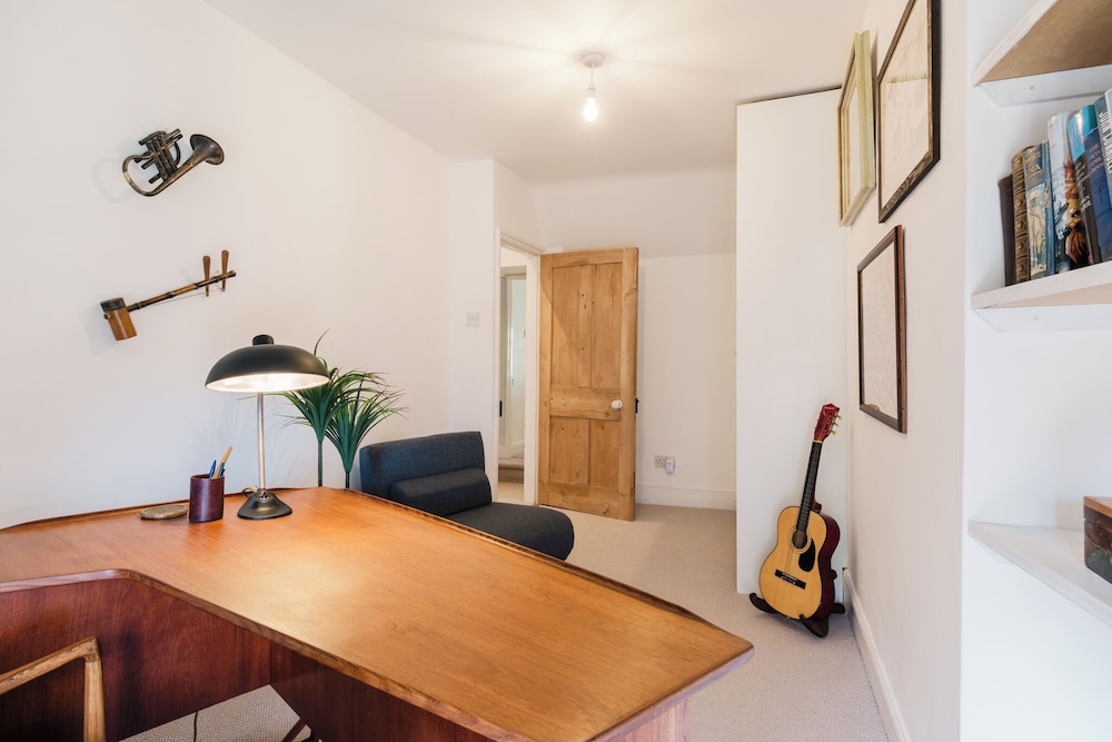 Historic 3 BD Cottage in the Cotswolds