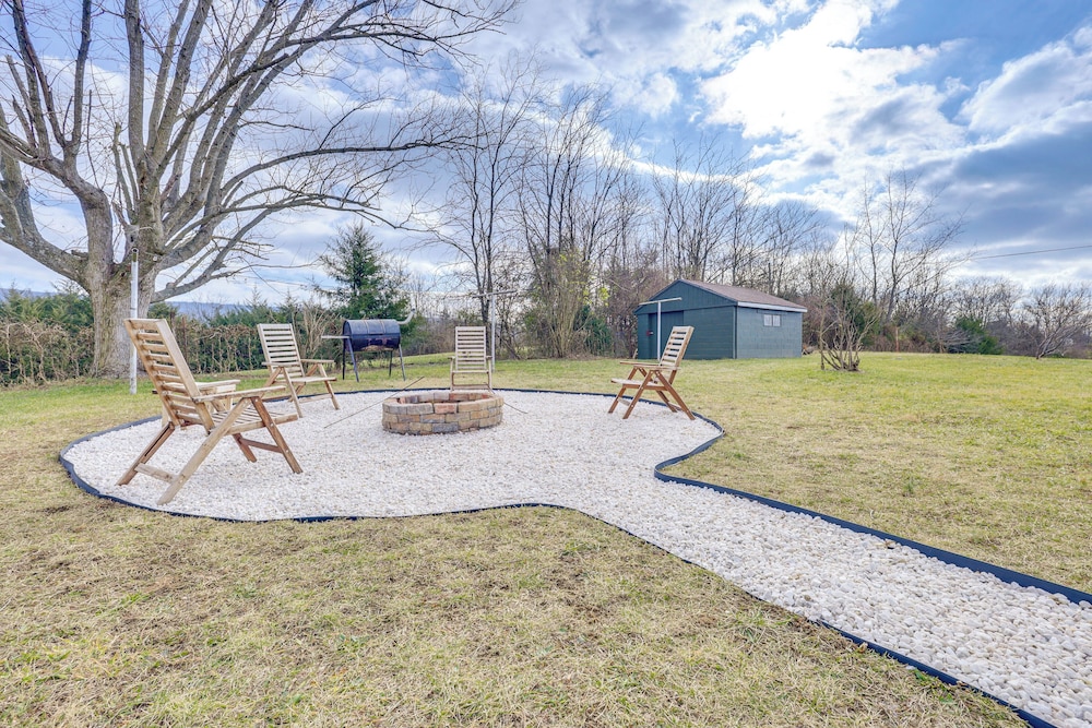 Grill & Fire Pit: New Market Getaway on 3-acres!