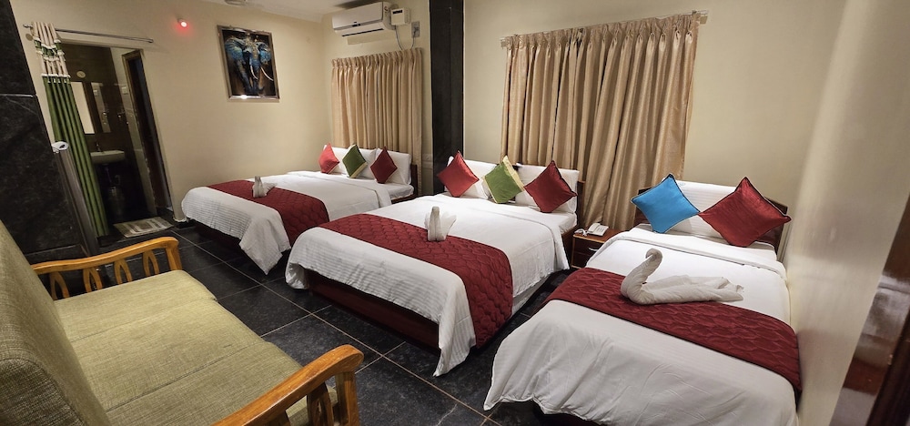 HOTEL KCR GRAND