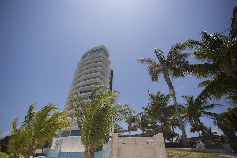 Beautiful Beachfront Apartments