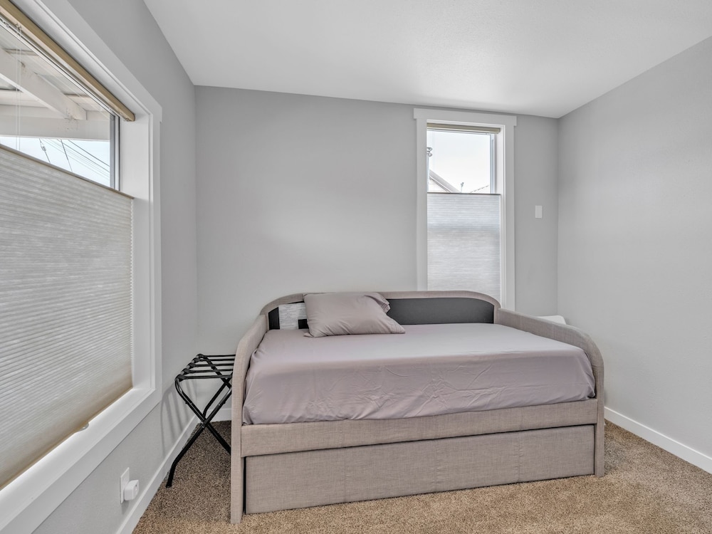 Pendleton Vacations - Next Door To Roundup  Town! 3 Bedroom Residence by RedAwning - Property Image 13