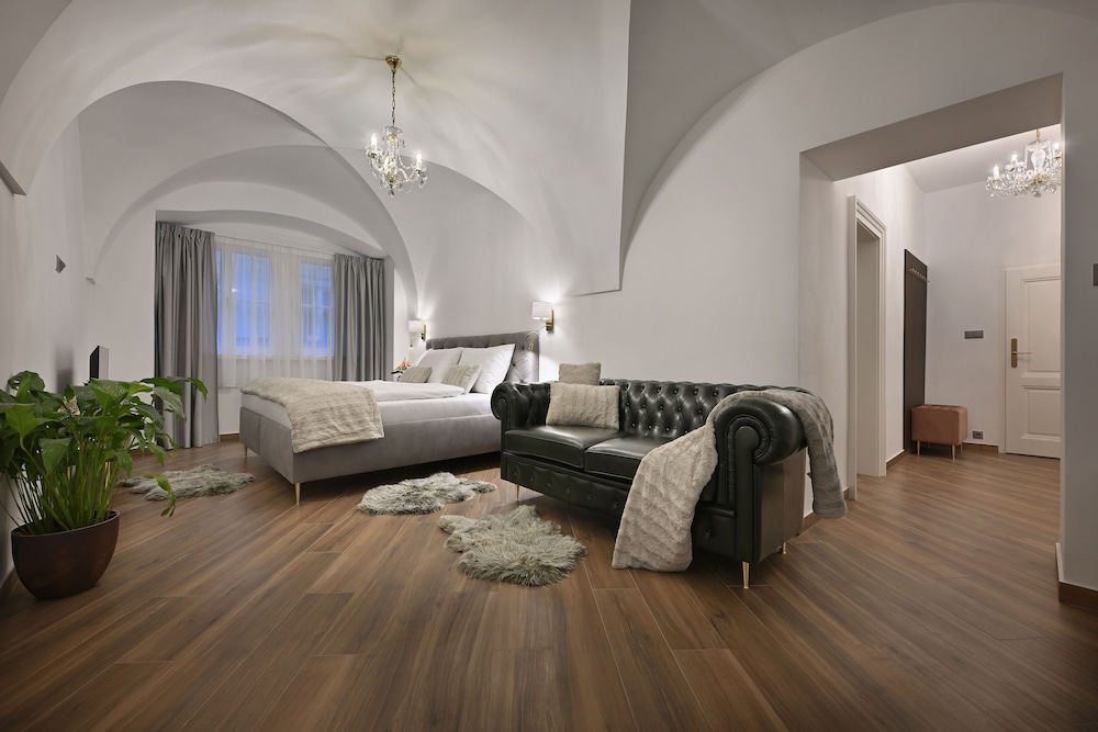 Kaiserstein Palace Apartments