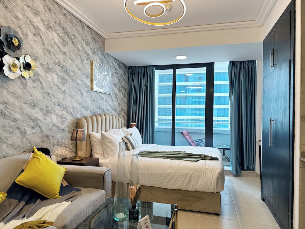 Cosmos Living Charming Studio With Balco