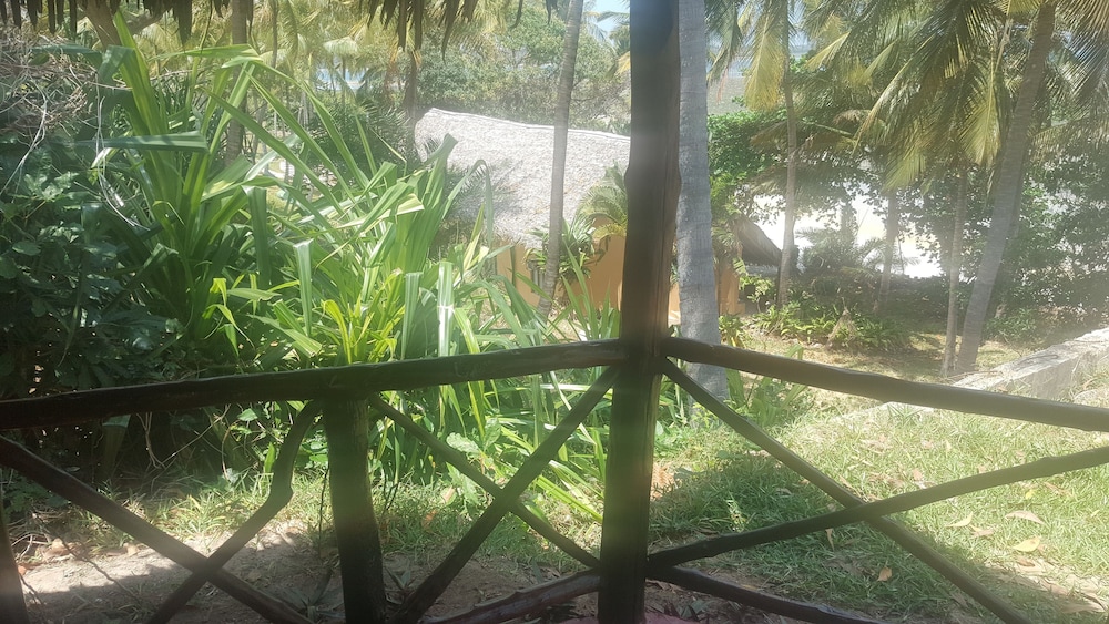 Mafia Beach Bungalows