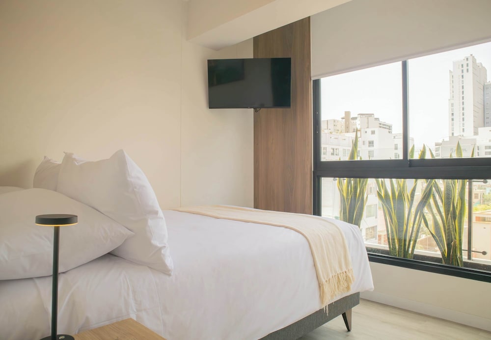 w Modern Cozy 3BR w Terrace in Miraflores