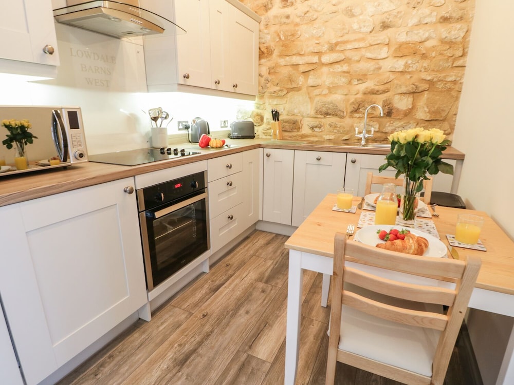 Lowdale Barns West view 4