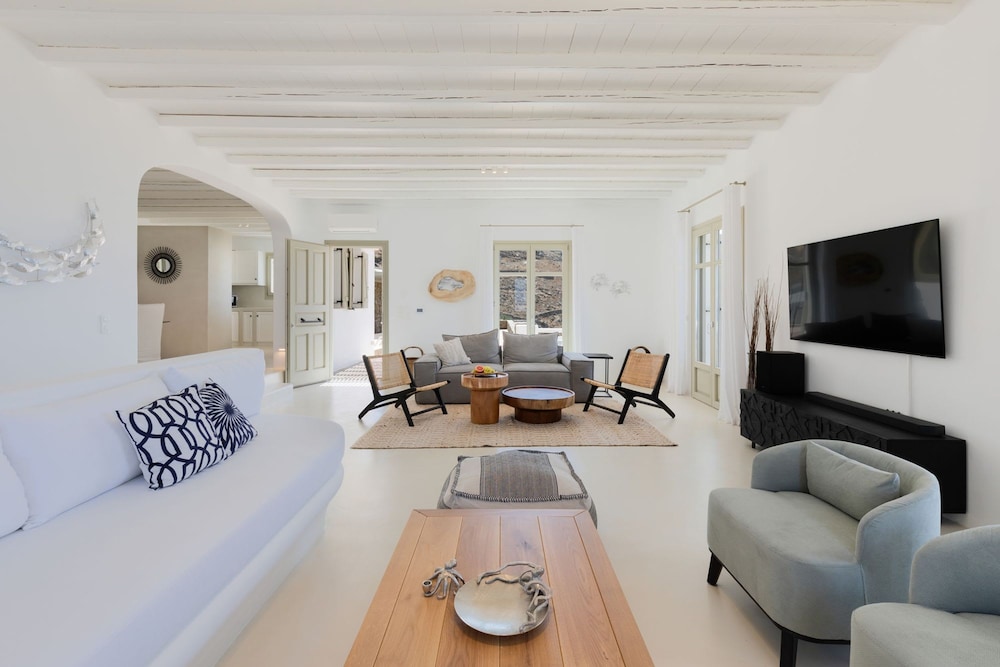 Renovated Luxury Oceanview Villa With Pool in Mykonos