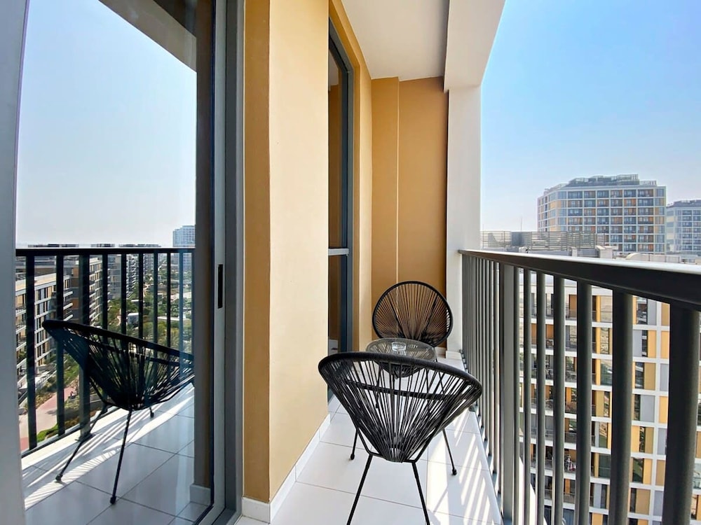 Silkhaus Luxury Studio Near Dubai Sport City