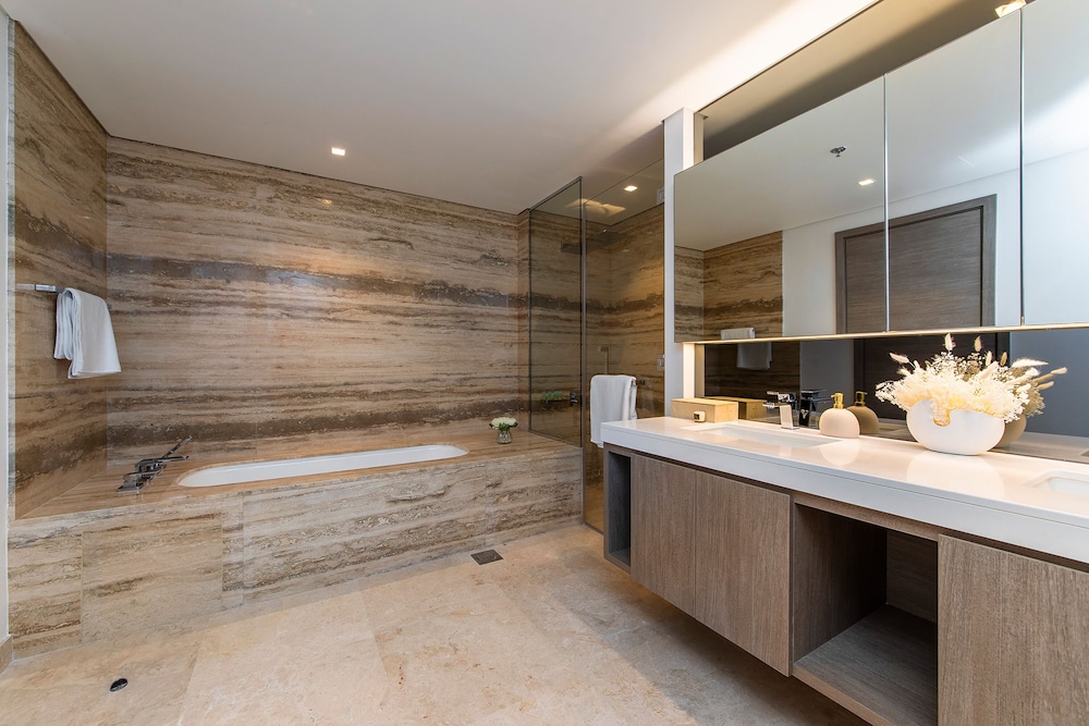 Premium 3BR with Full Burj Khalifa view