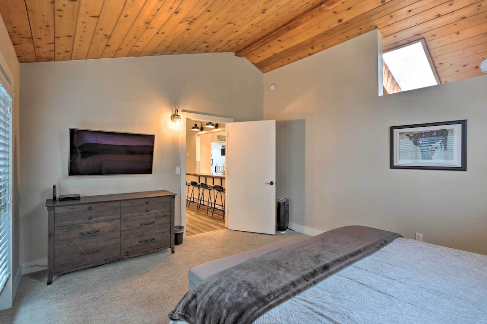 Modern Mountain Escape on Golf Course w/ Hot Tub! - Property Image 21