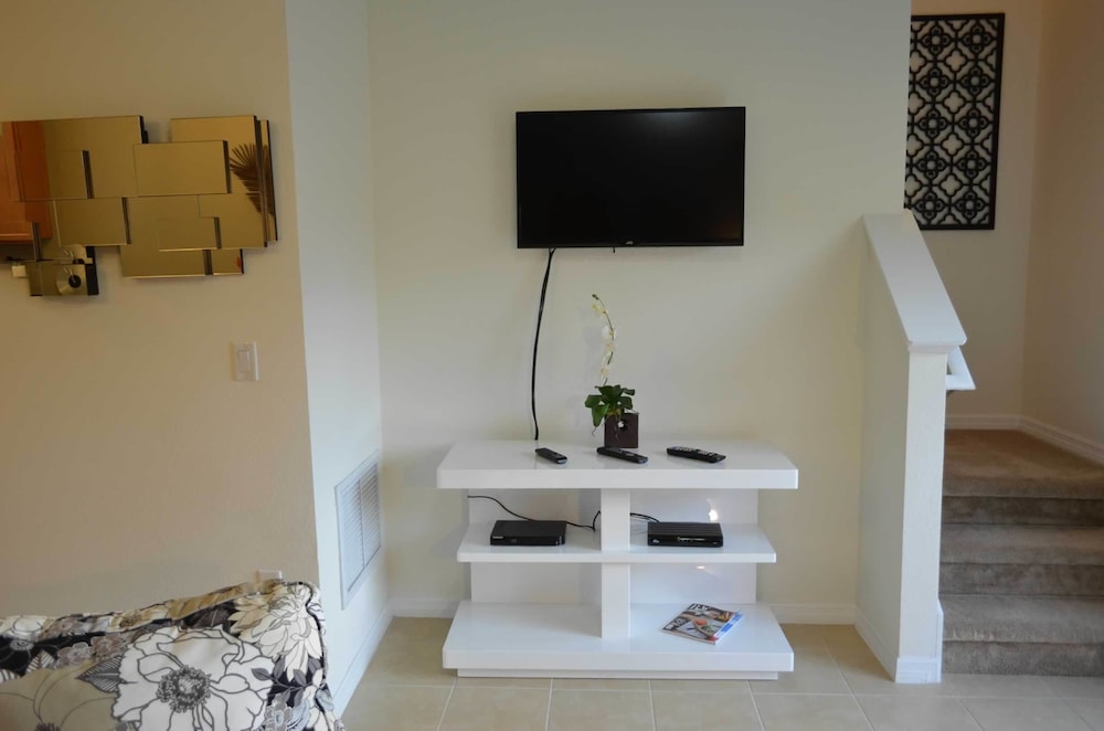 Bella Vida Resort by Home 2U