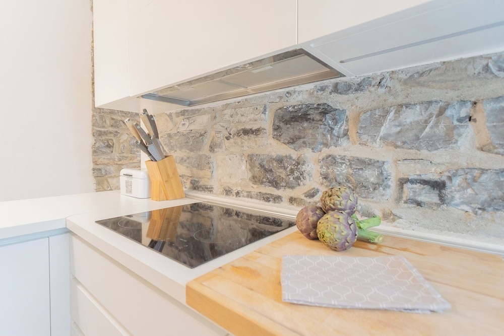 Wine Not Apartment in Como City Centre by Rent all Como