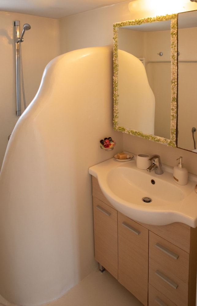 Luxury Villa in Mykonos view 4
