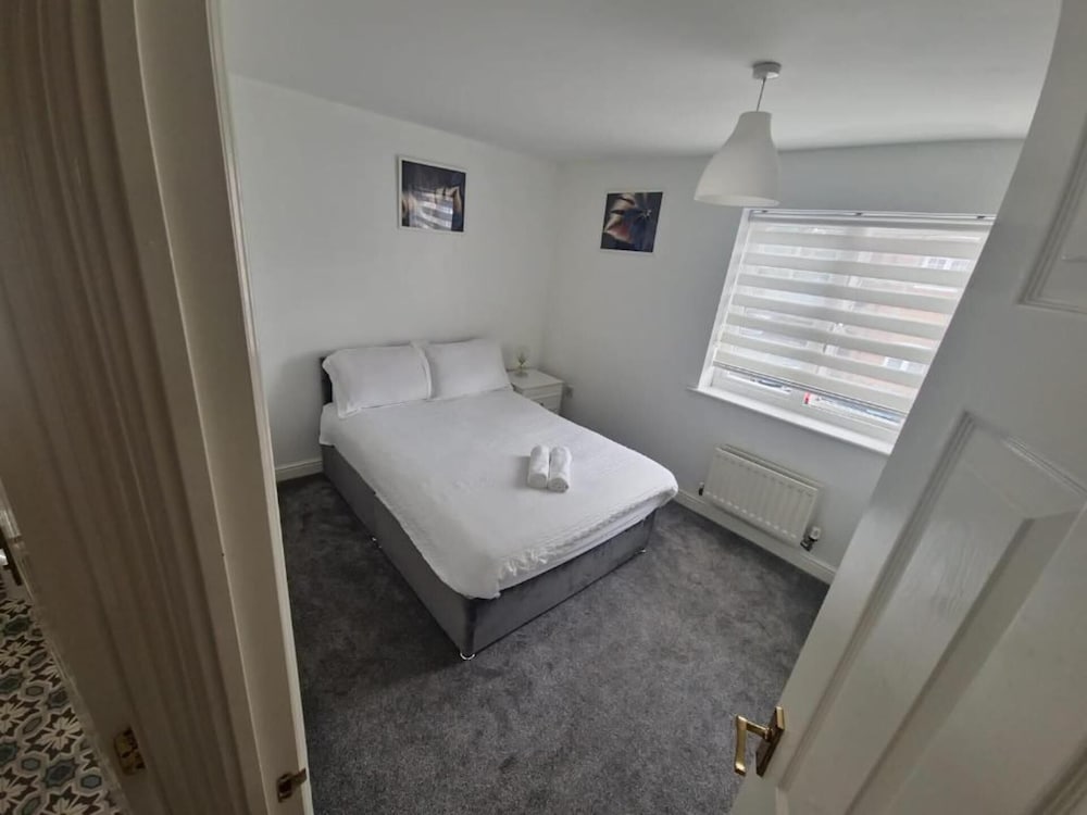 3bed Maidstone Stay - Wifi, Parking, London Access