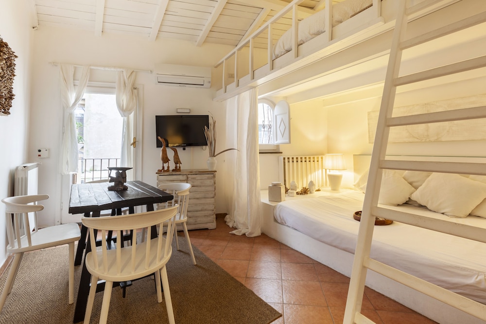 Pantheon Terrace Natural Flat