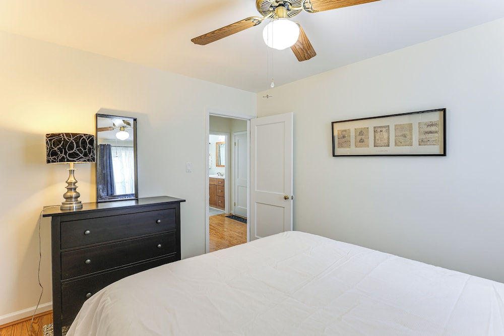 13 Mi to Downtown Baltimore: Quiet Home w/ Porch