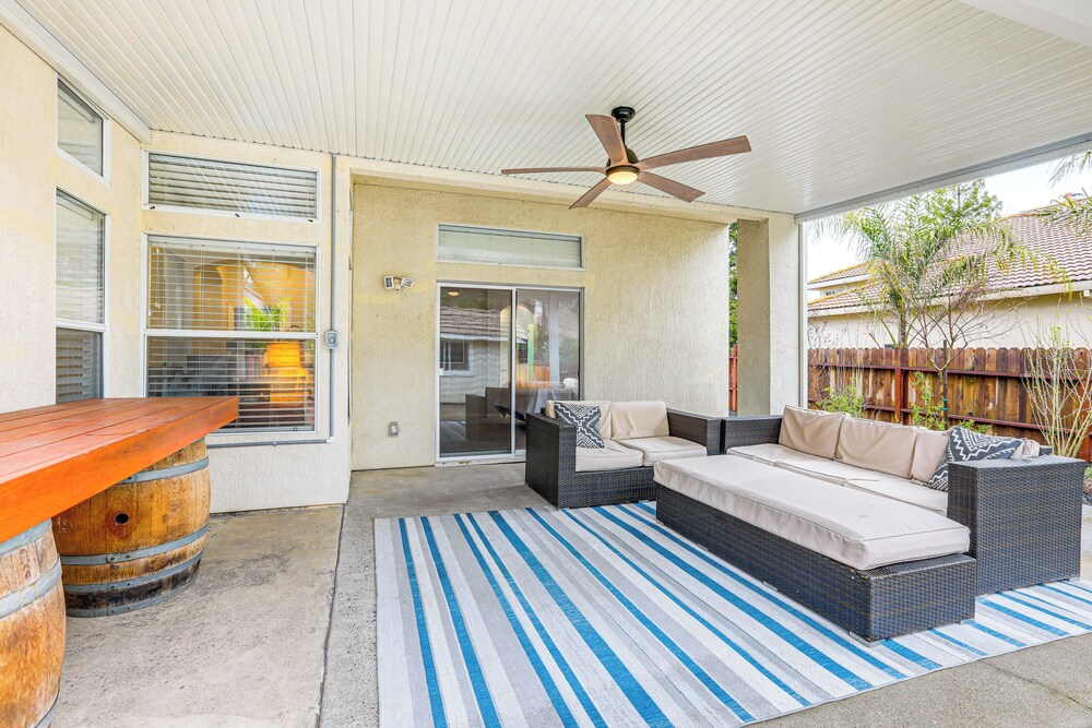 Family Home Near Folsom Lake in El Dorado Hills!