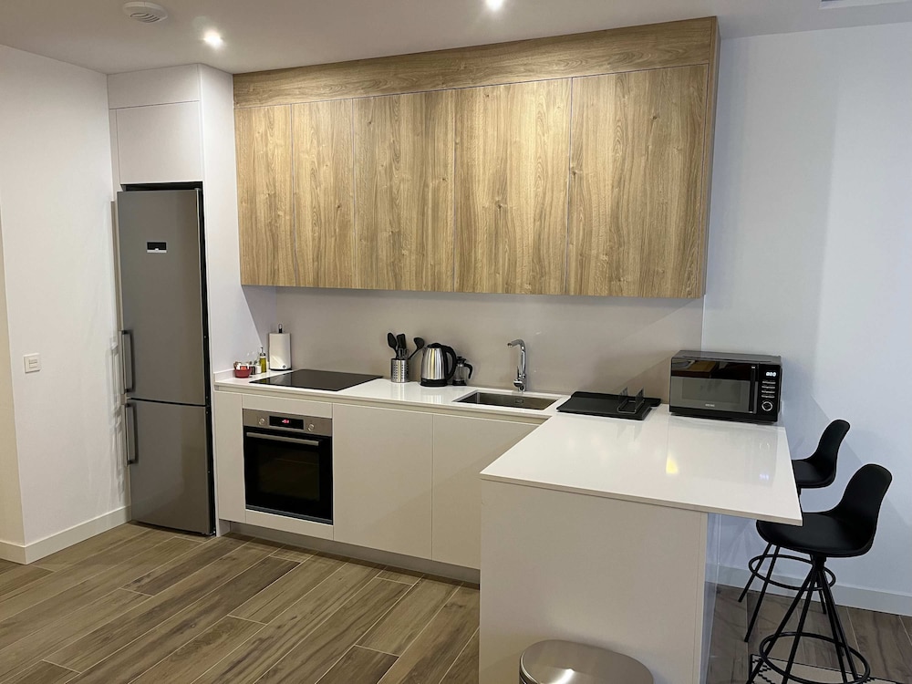 w Impressive 3BR w Sunny Terrace in Chueca
