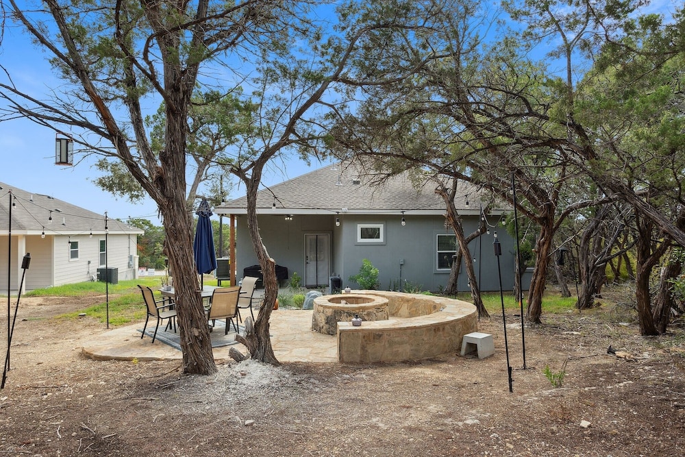 Tranquil Oasis Near Canyon Lake 3 Bedroom Home by RedAwning view 4