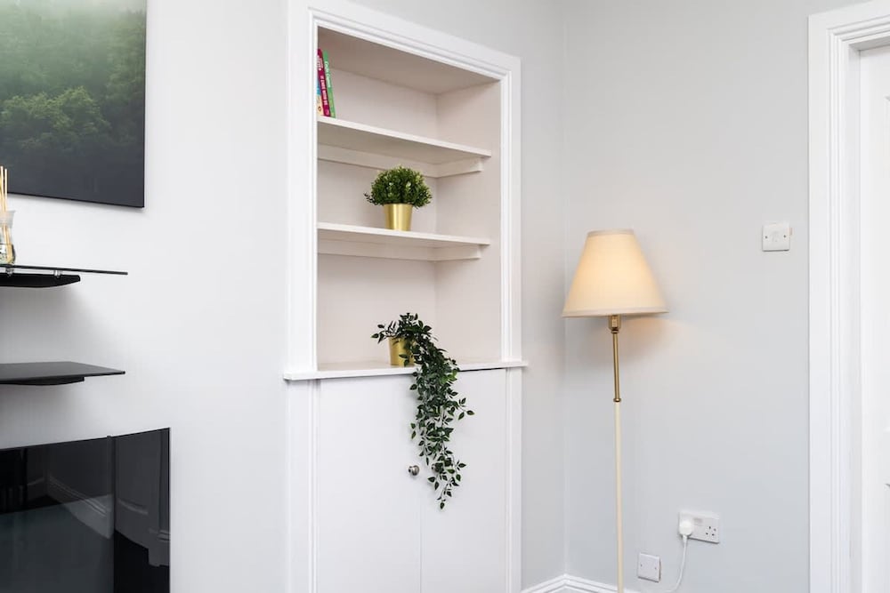 3 Bedroom Flat - Free Parking