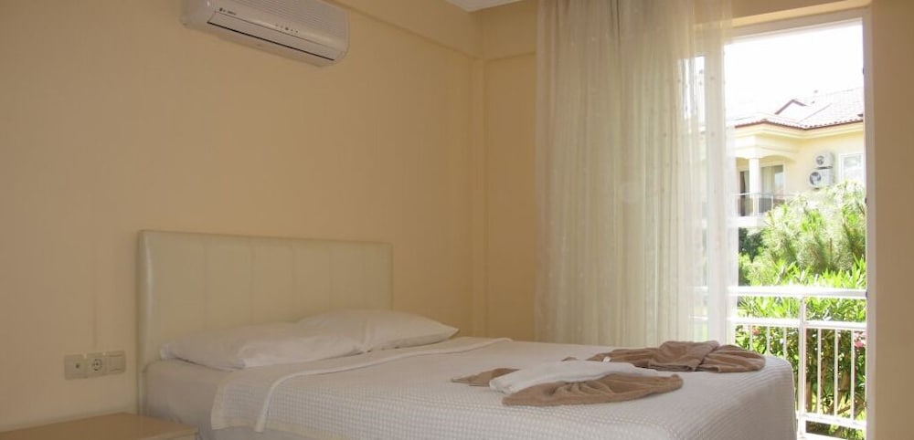 Villa SH03 by JoyLettings view 2