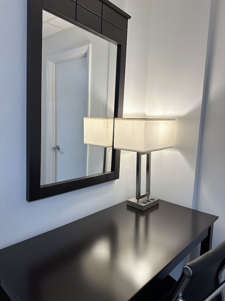 The Wellington Hotel & Suites Oceanblock