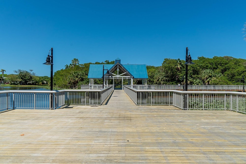 309n Sunrise Suite1 Bedroom, Pools, Jacuzzi, Beach, Shops & Dog Friendly