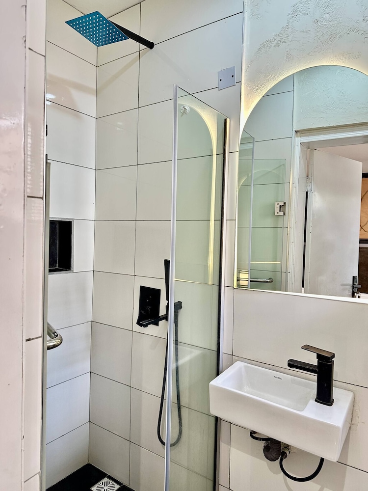 Luxury 2BR Apt Central Lekki Phase 1