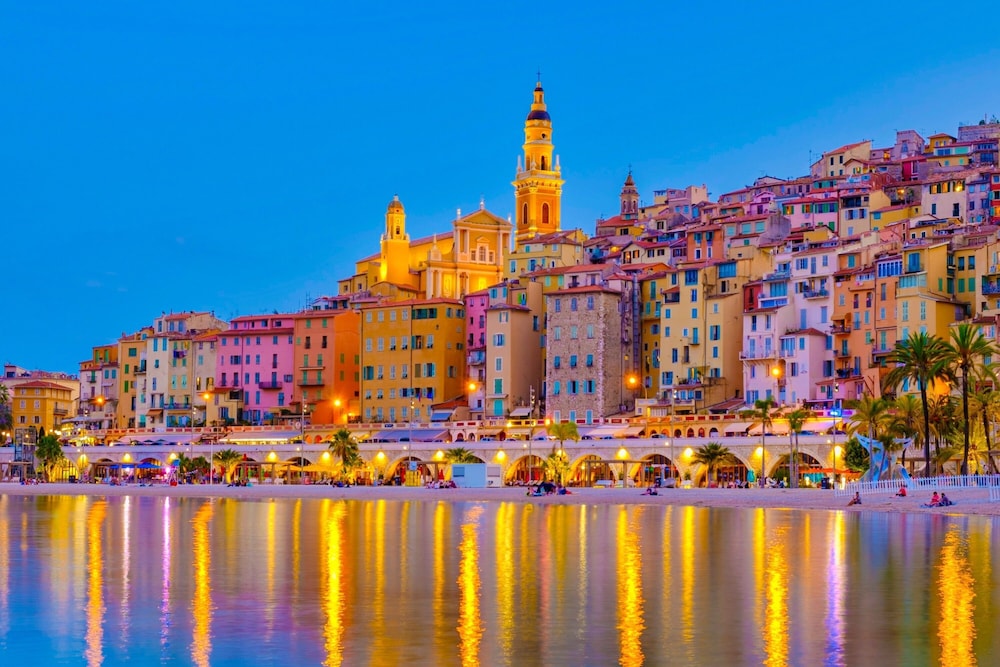 Mattoni in Menton With 1 Bedrooms and 1 Bathrooms