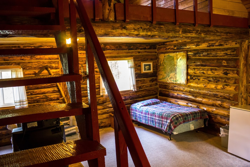 Midnight Sun Log Cabins