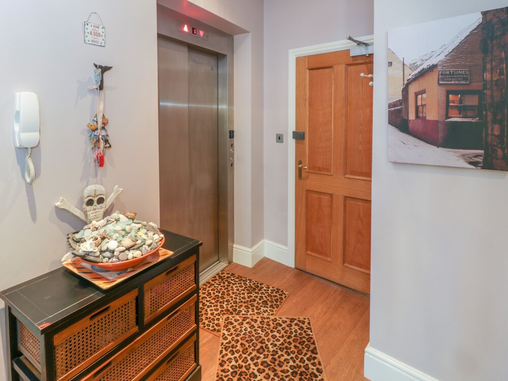 Apartment 4