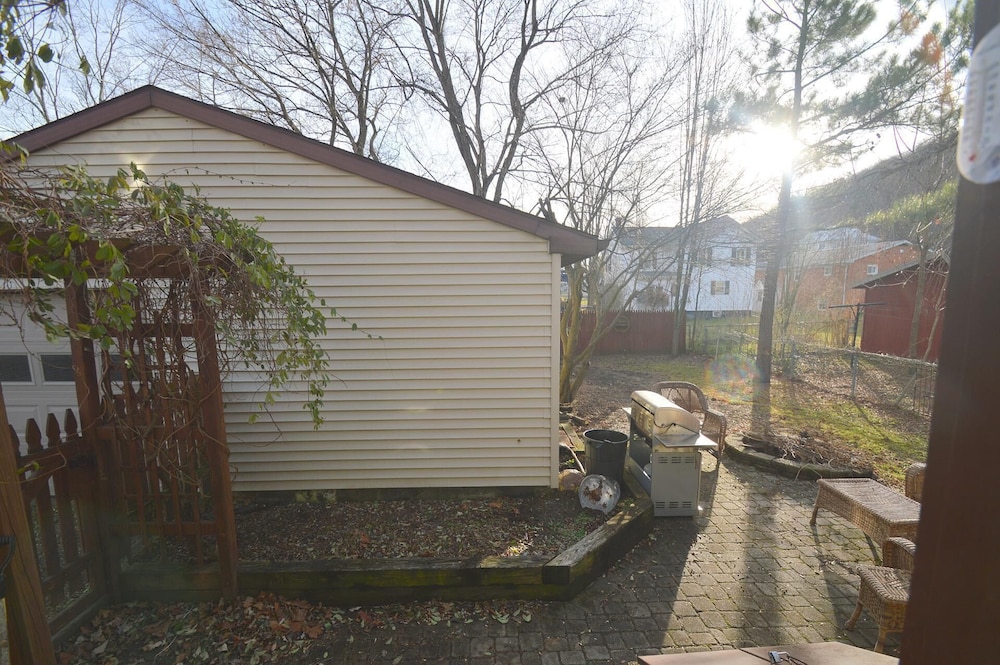 Broadway Cottage - Convenient Location!