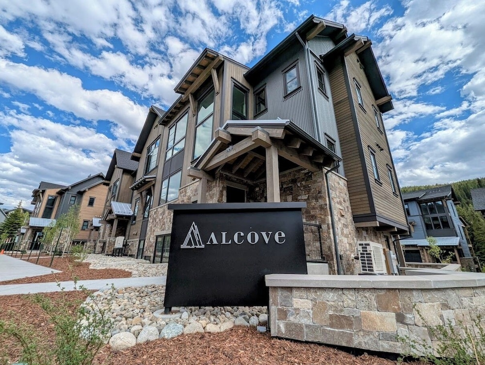 Alcove 74