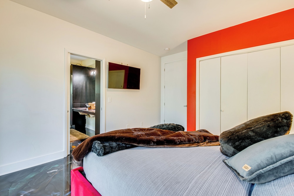 7 Mi to Dtwn Atl: Sleek & Modern Home!
