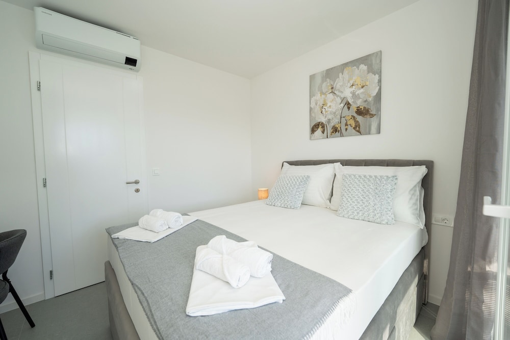 Smash 2 - Two-bedroom Apartments