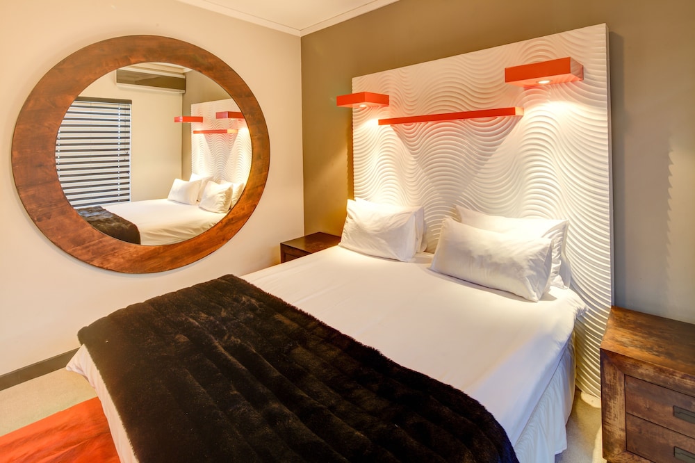 Icon Luxury Apartments view 5
