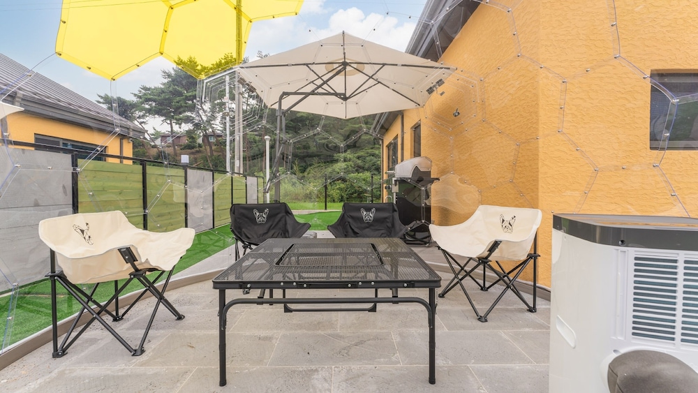 Taean Aloha Oe Pet Pool Villa